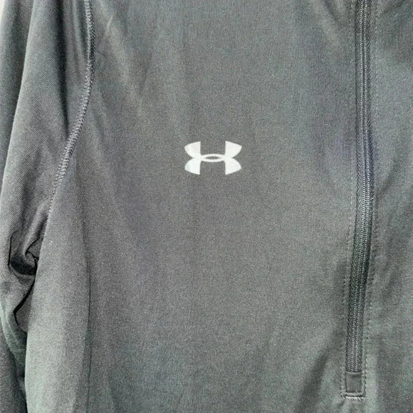 Under Armour Heatgear Long Sleeve Half Zip Pull Over - Size M - Picture 3 of 11